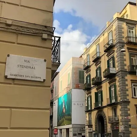 Stendhal 14 בית הארחה