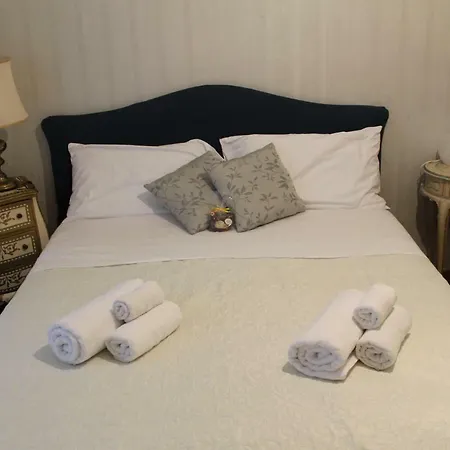 Stendhal 14 Penzion Neapol